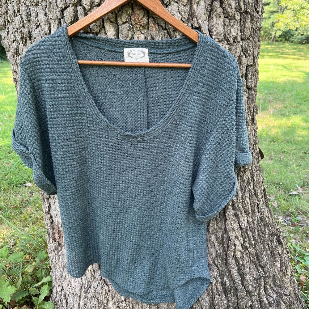 ⬇️Price Drop!⬇️ Mia Joy Waffle Knit Blouse in size S